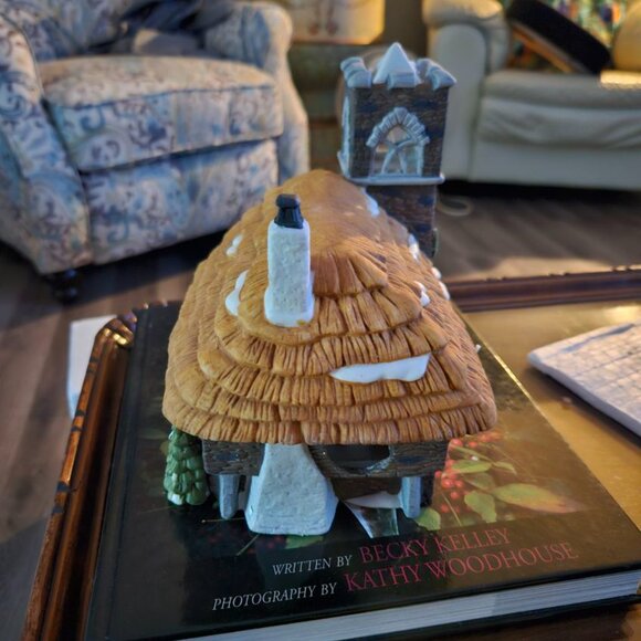 Dickens Village - Ivy Glen Church - Picture 3 of 7